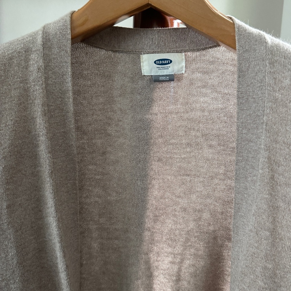 Old Navy beige open cardigan. Lightweight and versatile. Medium